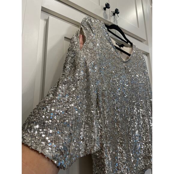 Cable & Guage silver sequin flutter sleeve v neck top MED - Picture 4 of 11